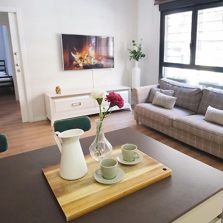 Lujoso Hogar Cerca Del Casco Antiguo De La Ciudad Apartment Valencia Bagian luar foto