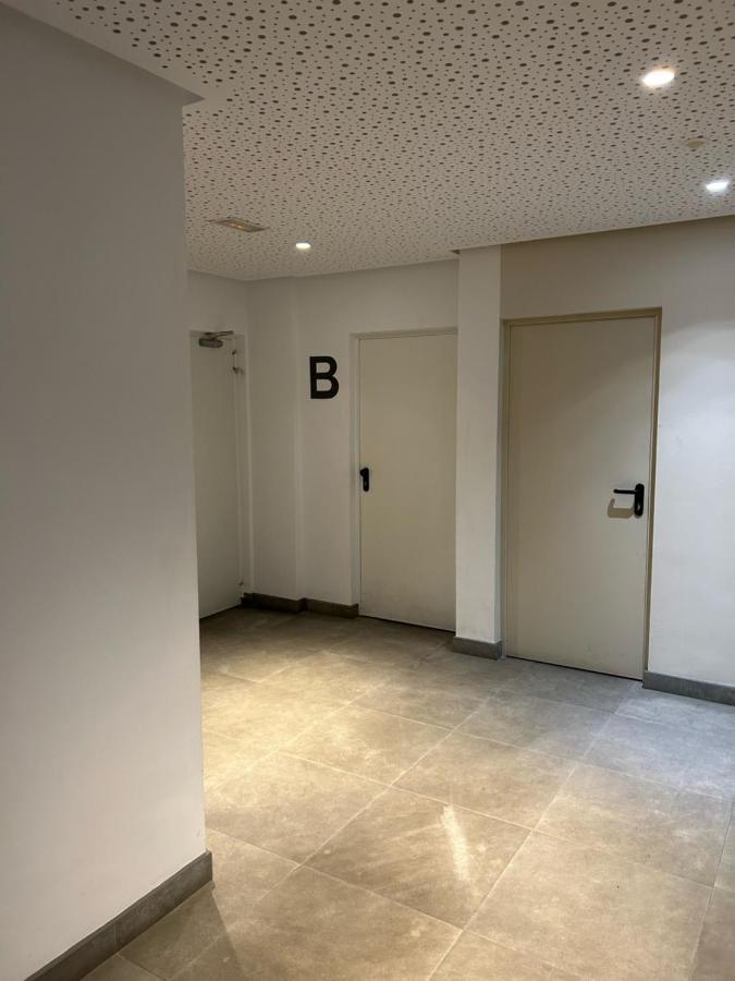 Lujoso Hogar Cerca Del Casco Antiguo De La Ciudad Apartment Valencia Bagian luar foto