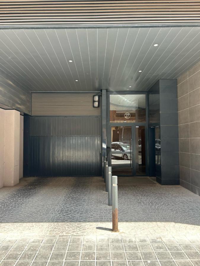 Lujoso Hogar Cerca Del Casco Antiguo De La Ciudad Apartment Valencia Bagian luar foto
