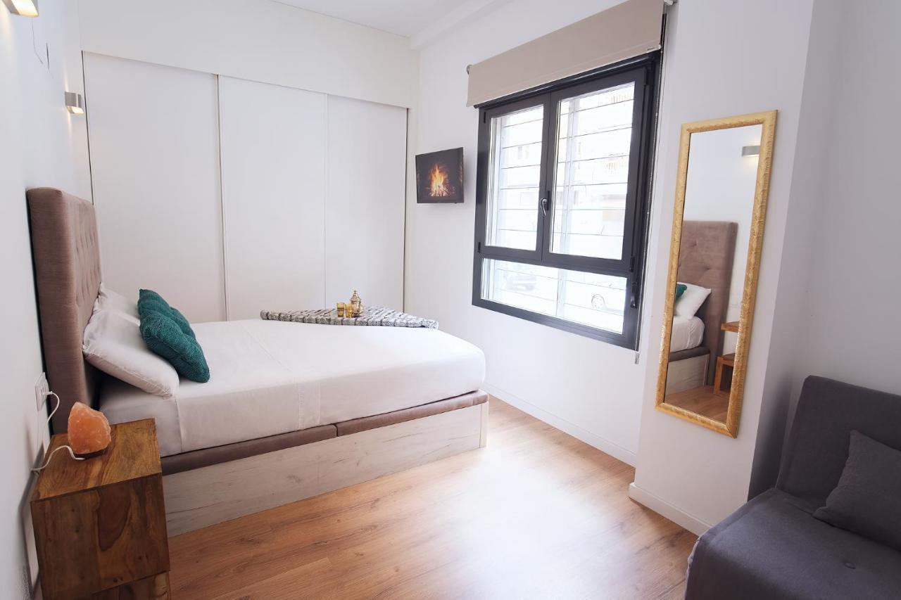 Lujoso Hogar Cerca Del Casco Antiguo De La Ciudad Apartment Valencia Bagian luar foto