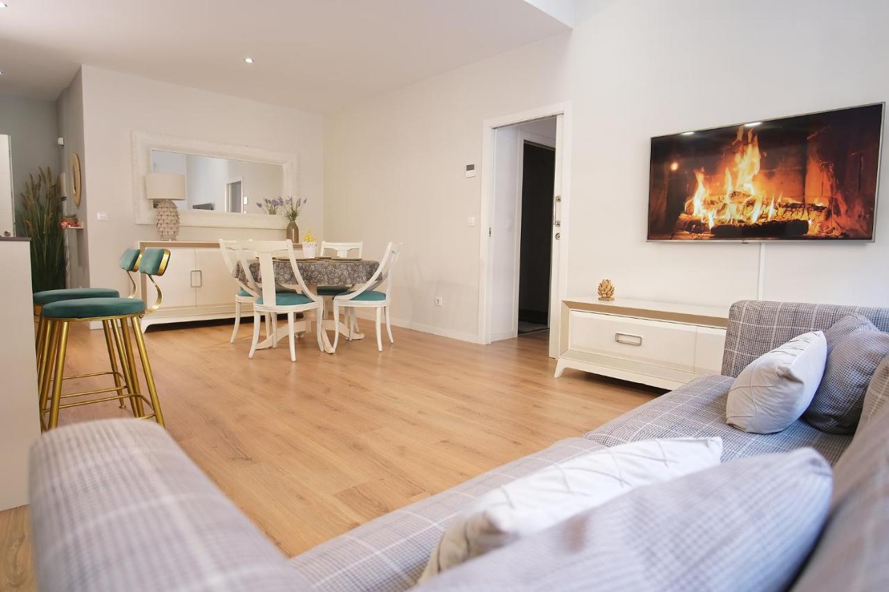 Lujoso Hogar Cerca Del Casco Antiguo De La Ciudad Apartment Valencia Bagian luar foto