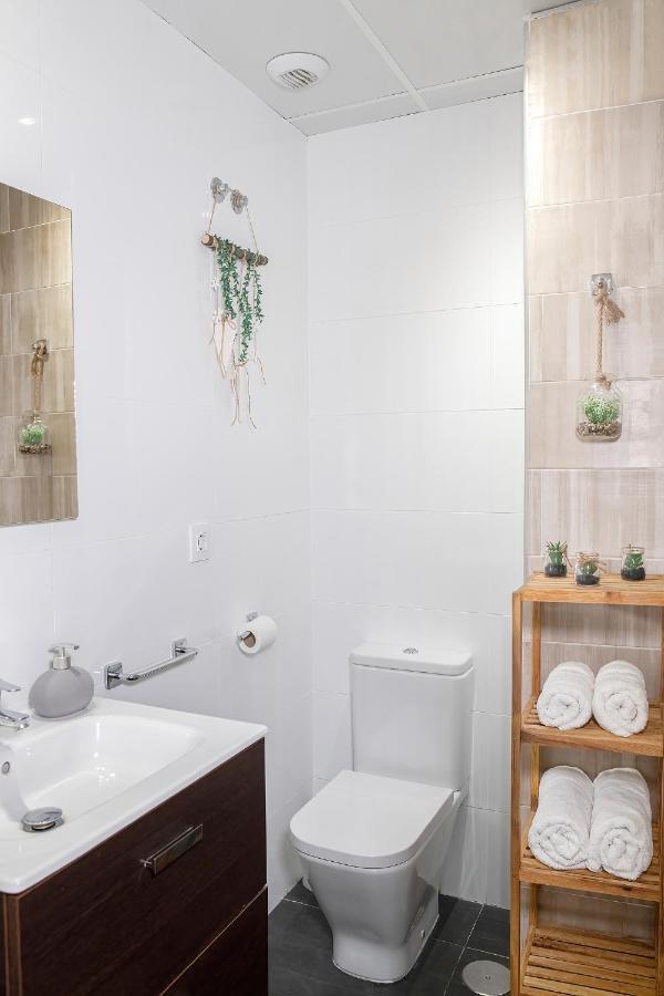 Lujoso Hogar Cerca Del Casco Antiguo De La Ciudad Apartment Valencia Bagian luar foto