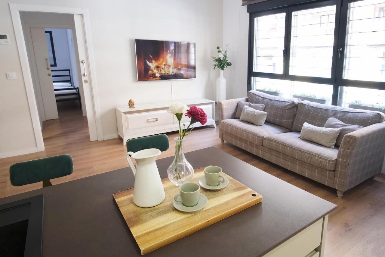 Lujoso Hogar Cerca Del Casco Antiguo De La Ciudad Apartment Valencia Bagian luar foto